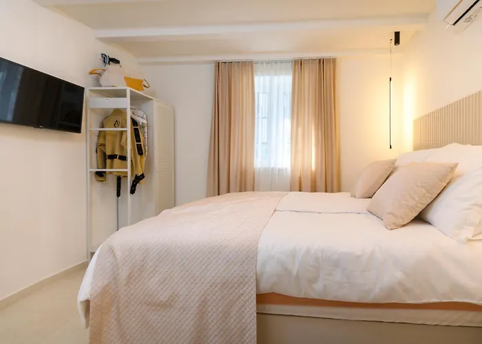 S27-new House In The Centre Ferienhaus Split