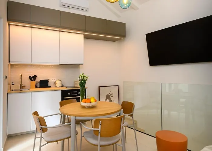 S27-new House In The Centre