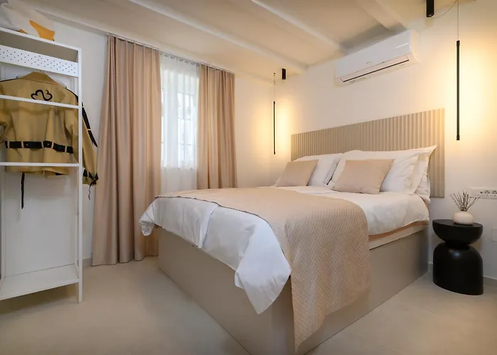 S27-new House In The Centre *