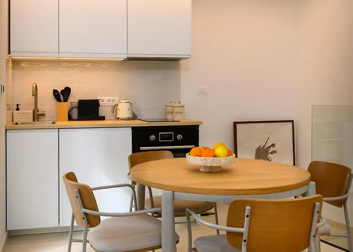 S27-new House In The Centre Ferienhaus Split