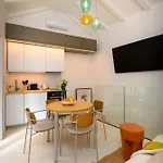 S27-Modern House In The Old Centre With Parking