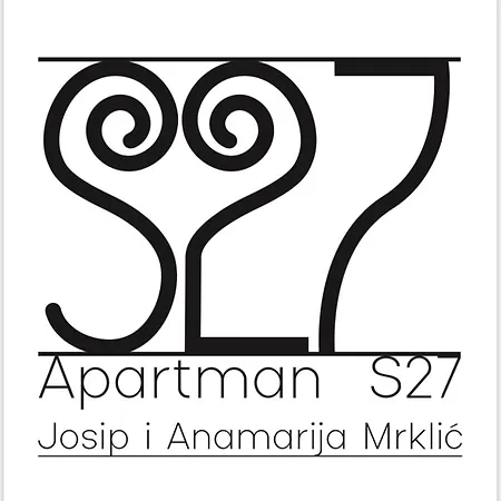 S27-new House In The Centre Split