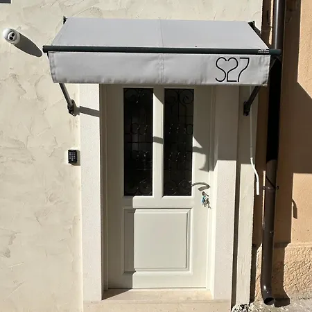 S27-new House In The Centre *