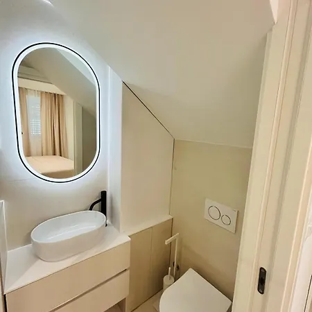 S27-new House In The Centre *