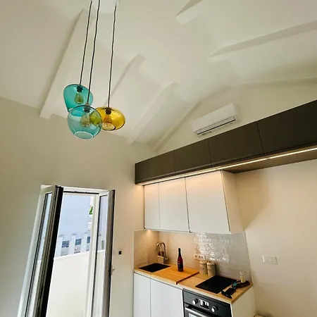 S27-new House In The Centre