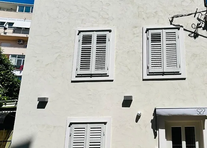 S27-new House In The Centre *