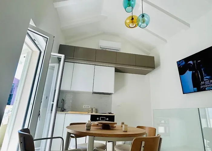 S27-new House In The Centre *