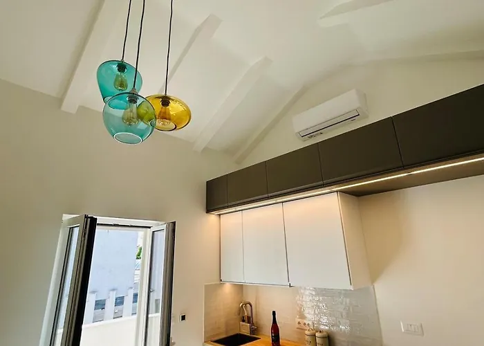 S27-new House In The Centre