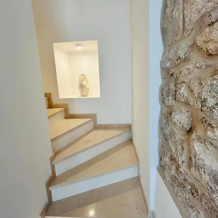 S27-new House In The Centre *