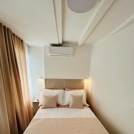 S27-new House In The Centre *