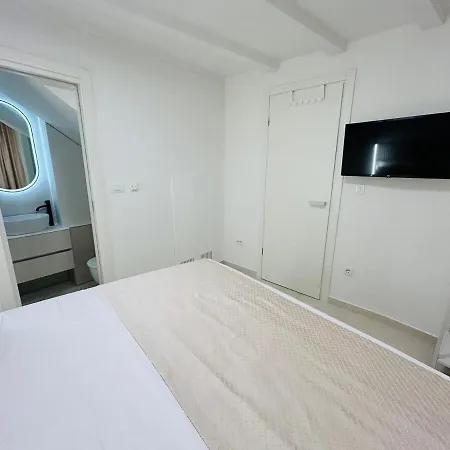 S27-new House In The Centre سبليت